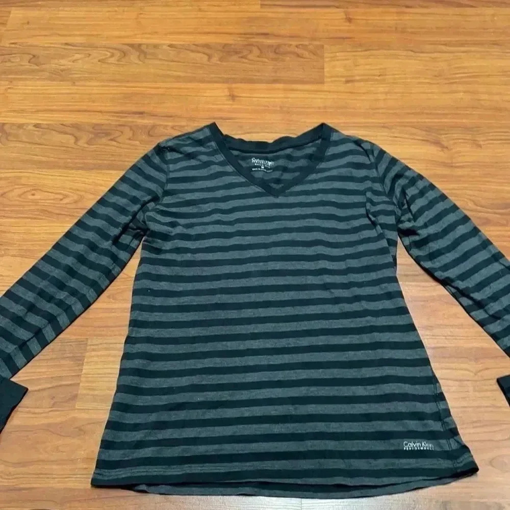 Calvin Klein Long sleeve performance tee, size Med